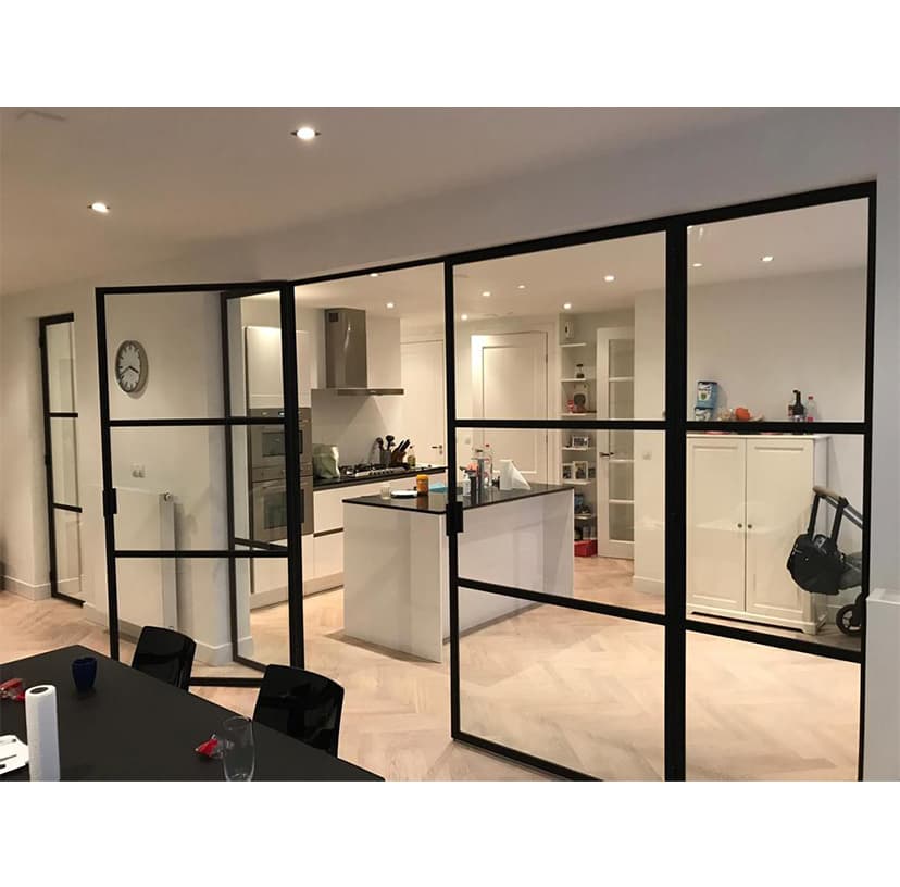 Strakke wandafwerking met renovlies in een moderne woonkamer